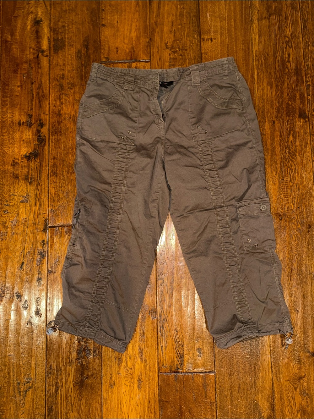 Women’s Brown Cargo Capris Pants